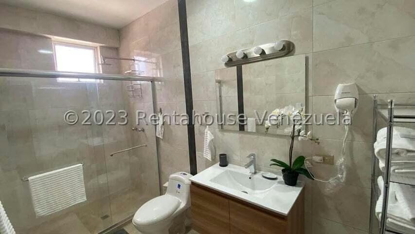 Townhouse (Duplex) en Alquiler en Calle Piar, Zulia - 4