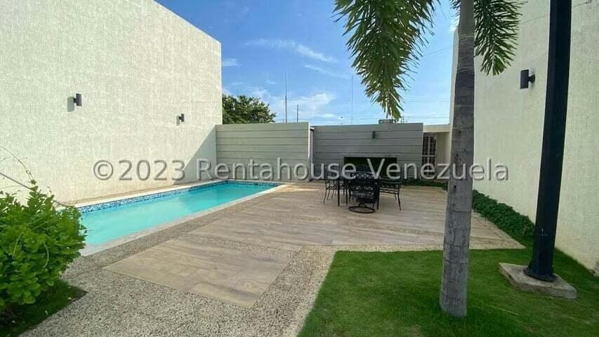Townhouse (Duplex) en Alquiler en Calle Piar, Zulia - 6