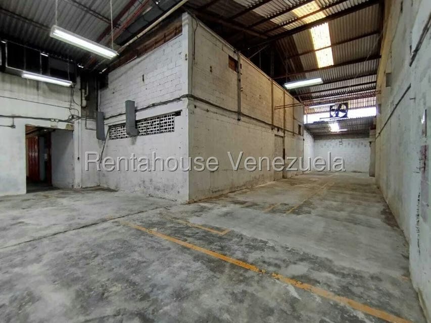 Comercial (Galpon - Deposito) en Alquiler en Guarenas, Miranda - 25