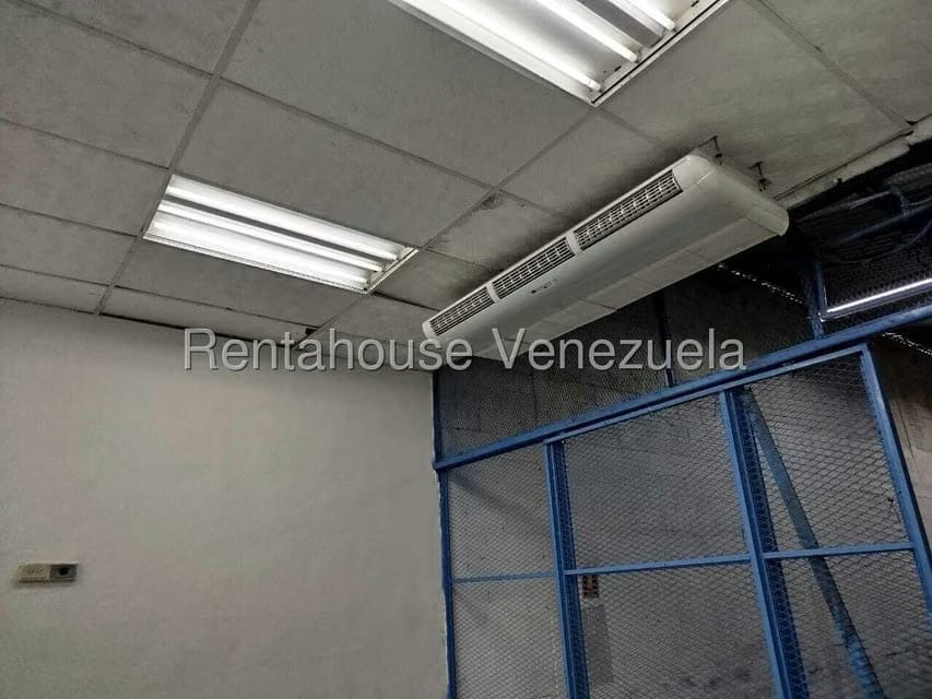 Comercial (Galpon - Deposito) en Alquiler en Guarenas, Miranda - 28