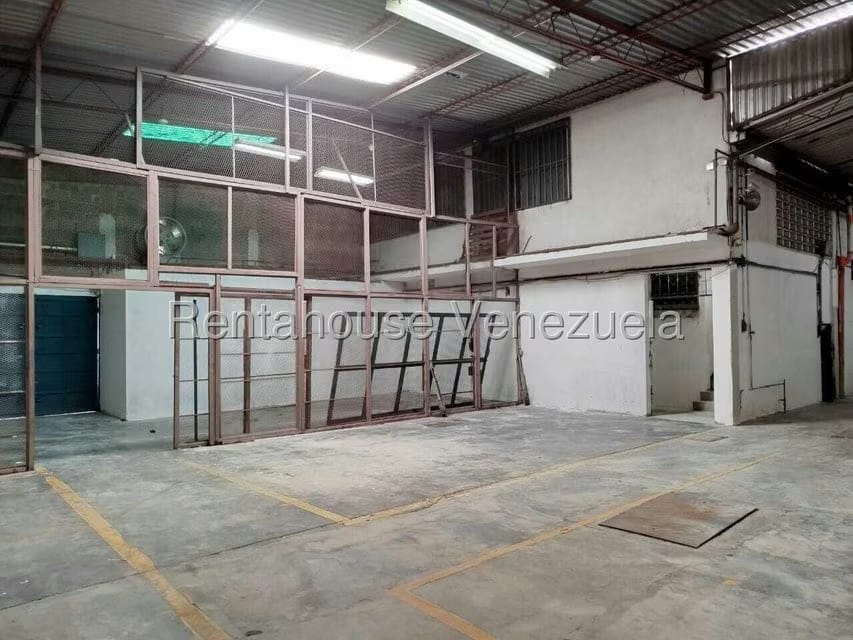 Comercial (Galpon - Deposito) en Alquiler en Guarenas, Miranda - 30