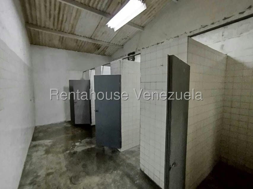 Comercial (Galpon - Deposito) en Alquiler en Guarenas, Miranda - 32