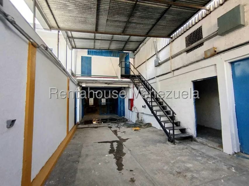 Comercial (Galpon - Deposito) en Alquiler en Guarenas, Miranda - 40