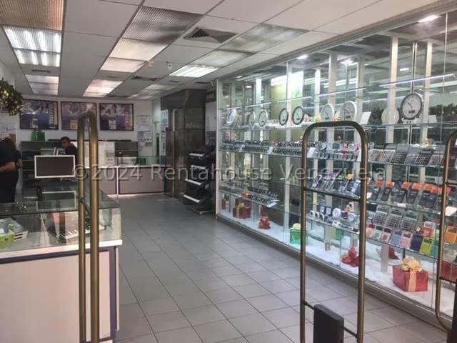 Comercial (Local Comercial) en Venta en Parroquia Catedral, Distrito Metropolitano - 3