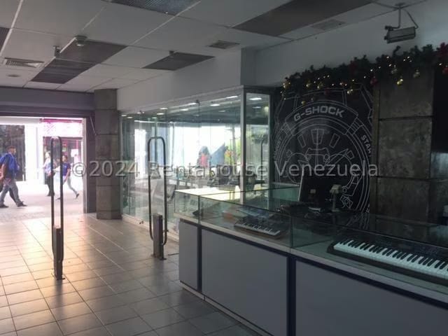 Comercial (Local Comercial) en Venta en Parroquia Catedral, Distrito Metropolitano - 4