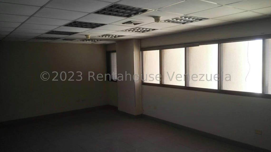 Comercial (Oficina) en Venta en Avenida Bella Vista, Zulia - 2