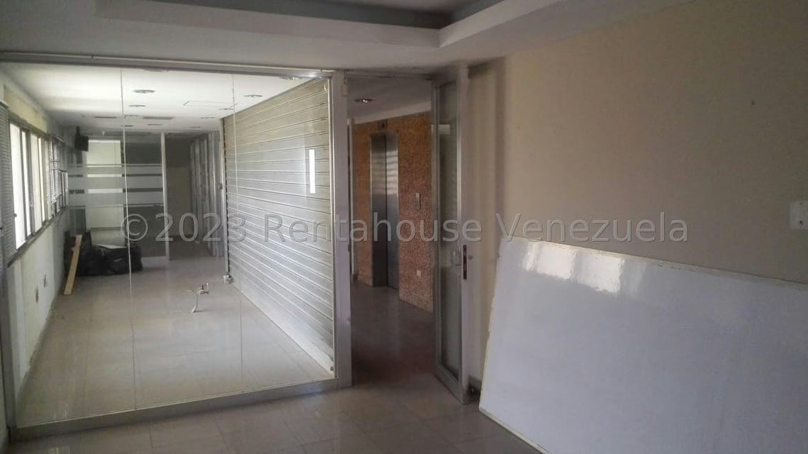 Comercial (Oficina) en Venta en Avenida Bella Vista, Zulia - 4