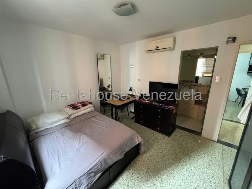 Apartamento (1 Nivel) en Venta en Santa Eduvigis, Distrito Metropolitano - 11