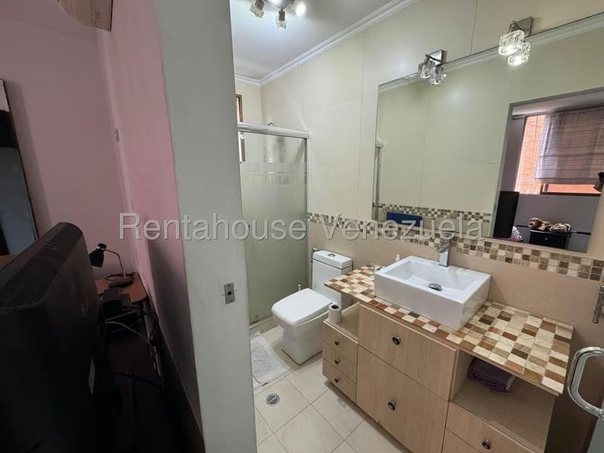 Apartamento (1 Nivel) en Venta en Santa Eduvigis, Distrito Metropolitano - 12