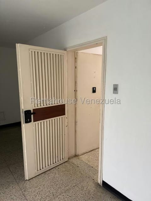 Apartamento (1 Nivel) en Venta en Santa Eduvigis, Distrito Metropolitano - 4