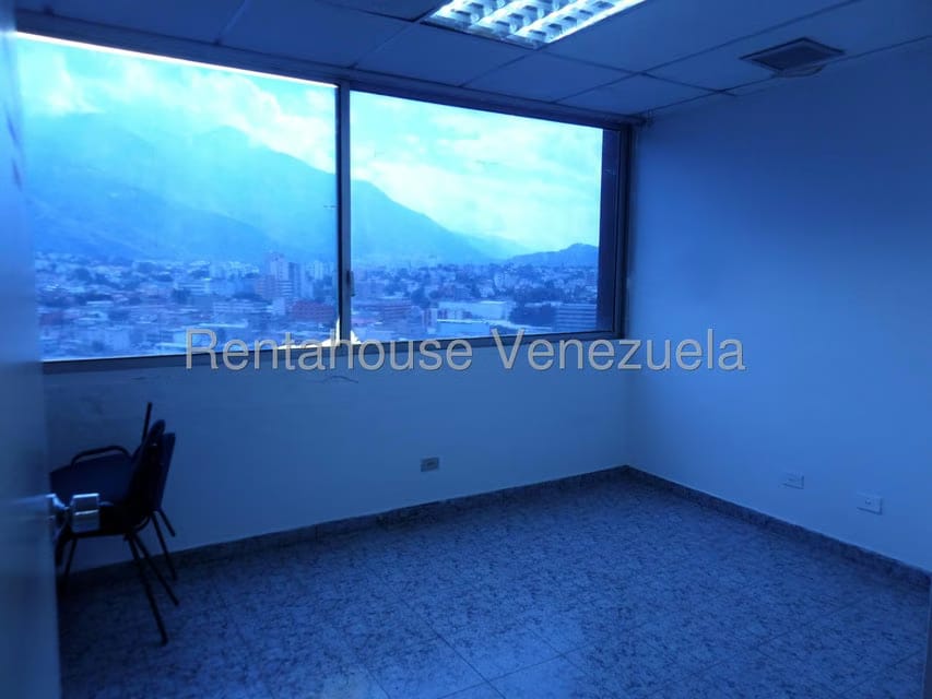 Comercial (Oficina) en Alquiler en Los Cortijos de Lourdes, Distrito Metropolitano - 2