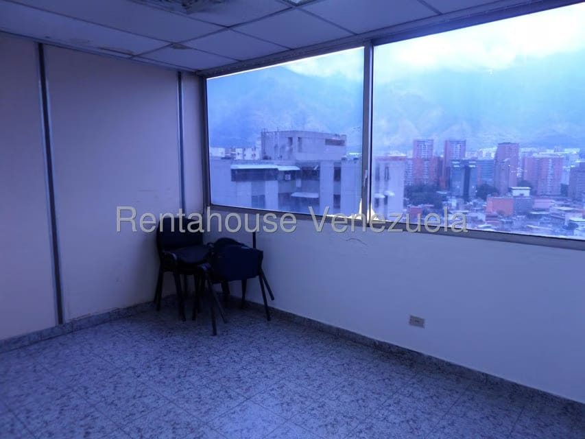 Comercial (Oficina) en Alquiler en Los Cortijos de Lourdes, Distrito Metropolitano - 4