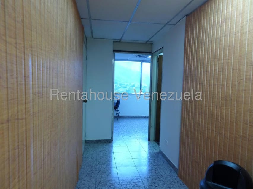 Comercial (Oficina) en Alquiler en Los Cortijos de Lourdes, Distrito Metropolitano - 5