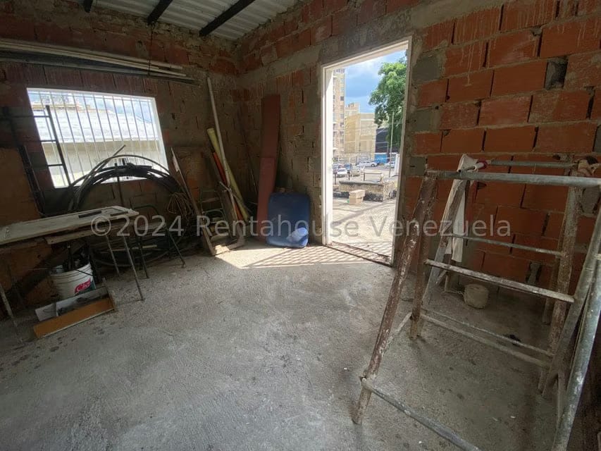 Comercial (Local Comercial) en Venta en Los Palos Grandes, Distrito Metropolitano - 26