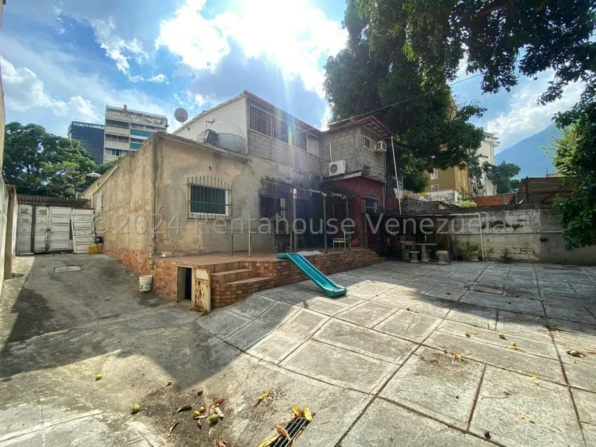 Comercial (Local Comercial) en Venta en Los Palos Grandes, Distrito Metropolitano - 29