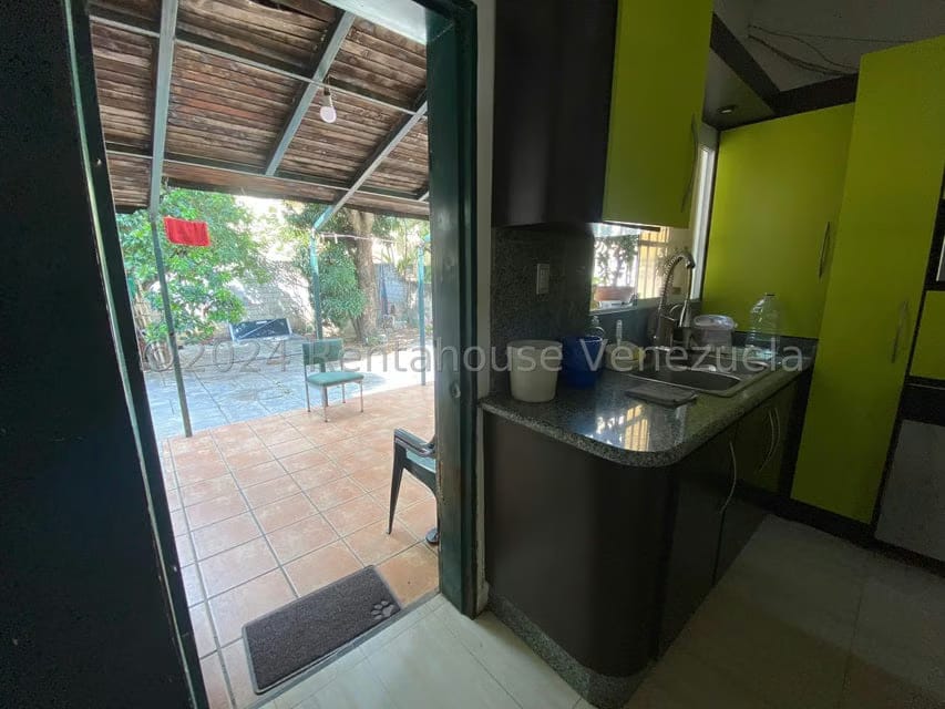 Comercial (Local Comercial) en Venta en Los Palos Grandes, Distrito Metropolitano - 32