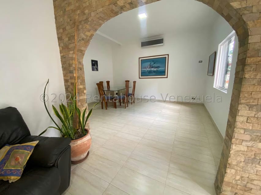 Comercial (Local Comercial) en Venta en Los Palos Grandes, Distrito Metropolitano - 7