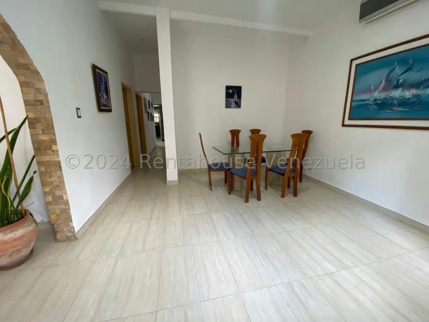 Comercial (Local Comercial) en Venta en Los Palos Grandes, Distrito Metropolitano - 8