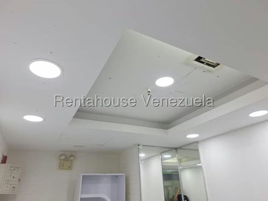 Comercial (Local Comercial) en Alquiler en La Castellana, Distrito Metropolitano - 6