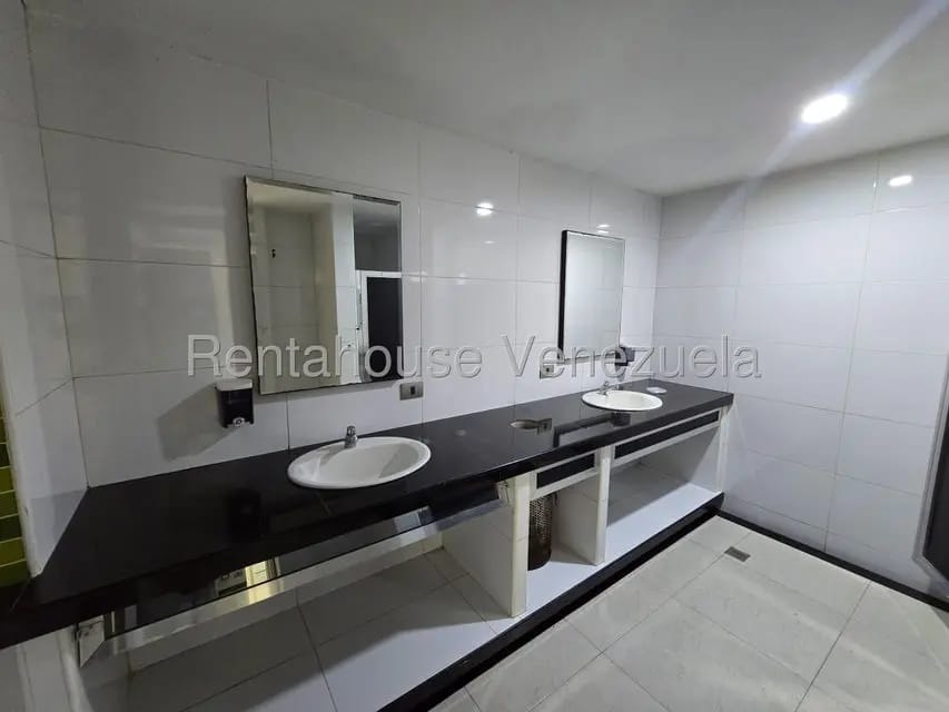 Apartamento (1 Nivel) en Alquiler en Playa Grande, Vargas - 33