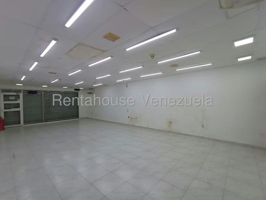 Comercial (Local Comercial) en Alquiler en Almarriera, Lara - 6