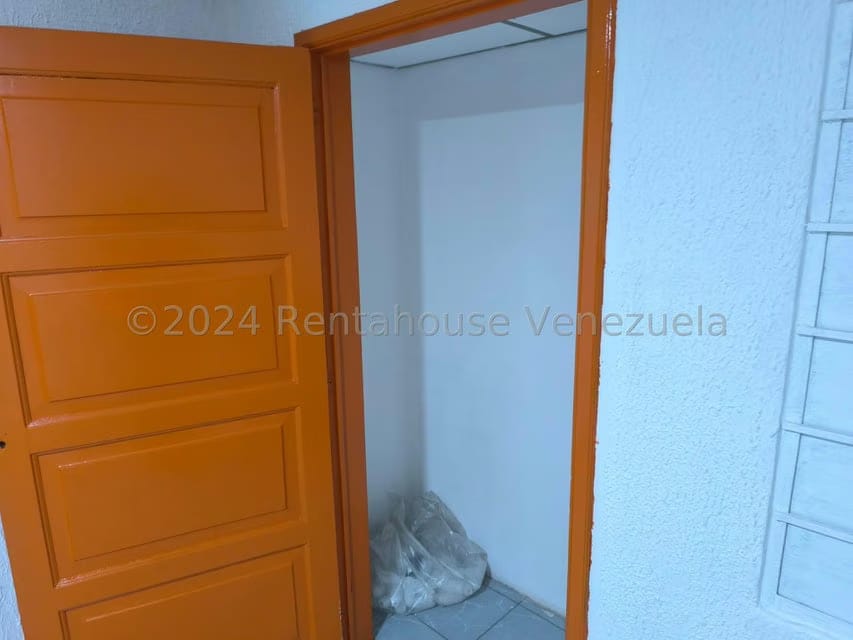 Comercial (Oficina) en Alquiler en Parroquia La Candelaria, Distrito Metropolitano - 12