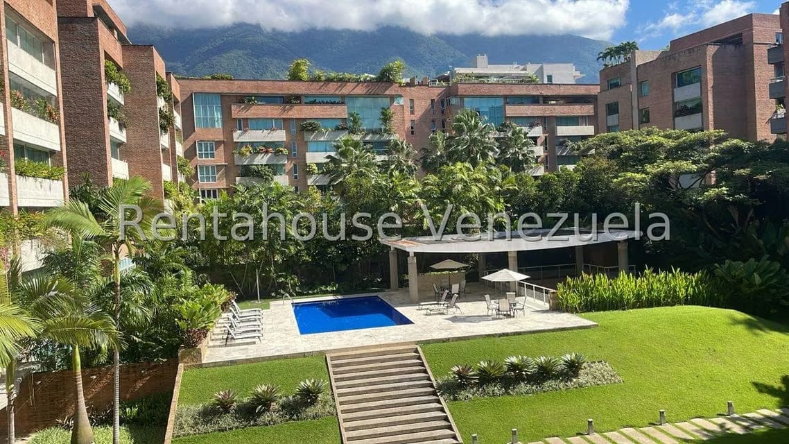 Apartamento (Duplex) en Alquiler en Campo Alegre, Distrito Metropolitano - 2