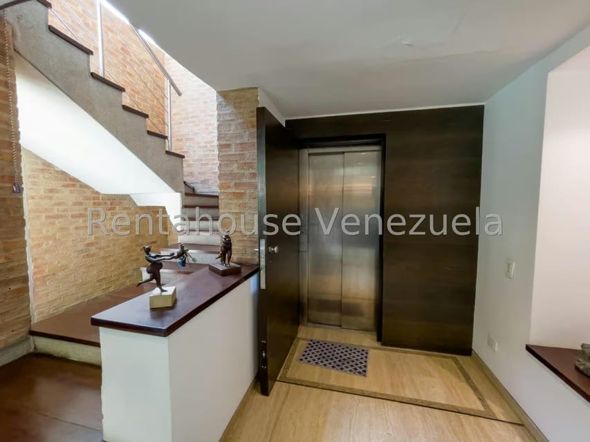 Apartamento (Duplex) en Alquiler en Campo Alegre, Distrito Metropolitano - 11