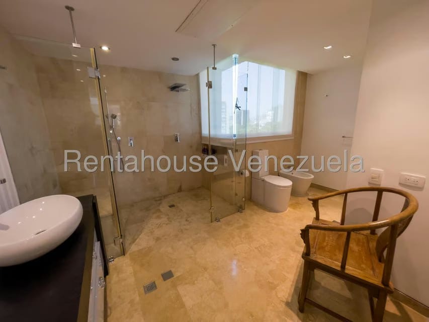 Apartamento (Duplex) en Alquiler en Campo Alegre, Distrito Metropolitano - 19