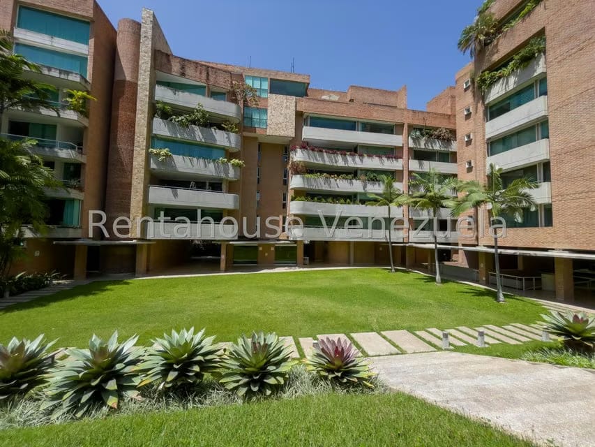 Apartamento (Duplex) en Alquiler en Campo Alegre, Distrito Metropolitano - 3