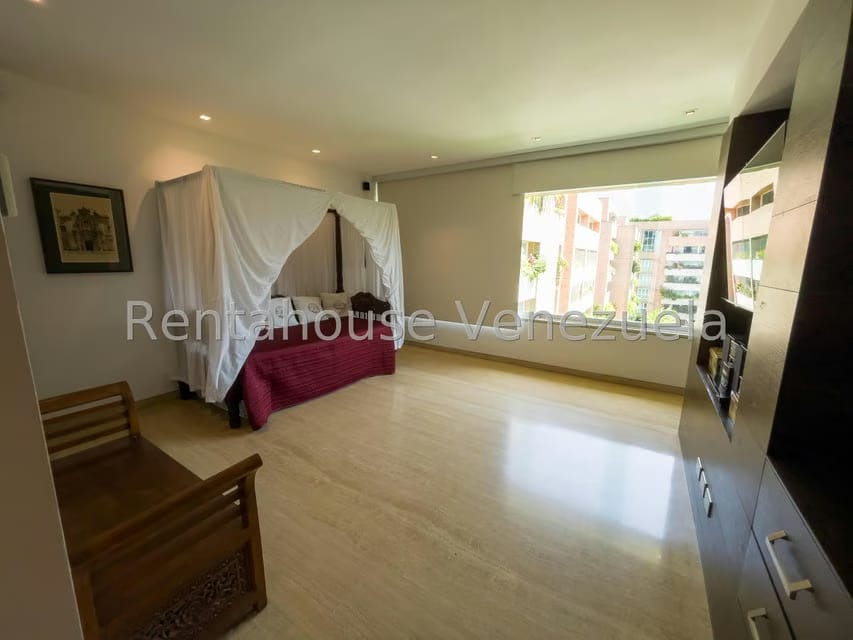 Apartamento (Duplex) en Alquiler en Campo Alegre, Distrito Metropolitano - 28