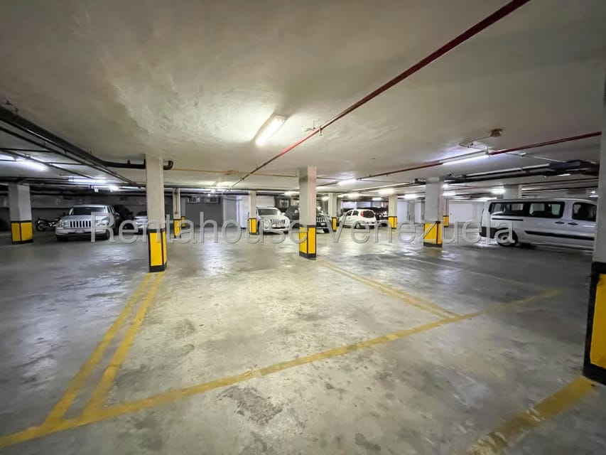 Apartamento (Duplex) en Alquiler en Campo Alegre, Distrito Metropolitano - 32