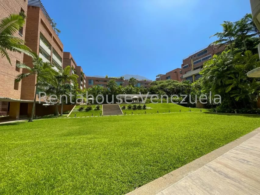 Apartamento (Duplex) en Alquiler en Campo Alegre, Distrito Metropolitano - 33