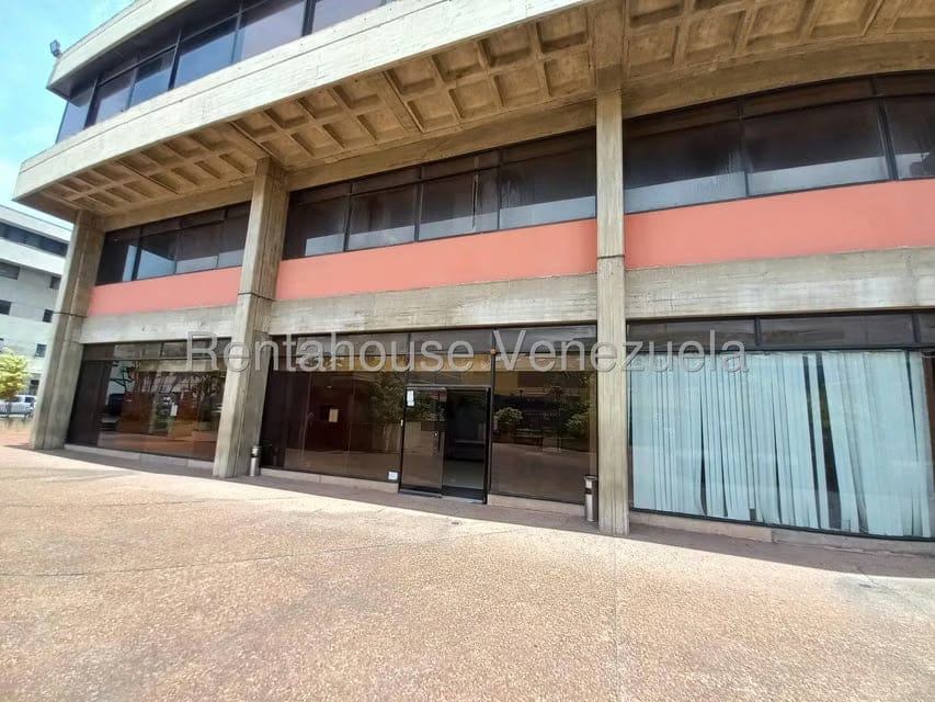 Comercial (Local Comercial) en Venta en Los Cortijos de Lourdes, Distrito Metropolitano - 2