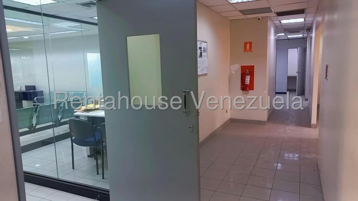 Comercial (Local Comercial) en Venta en Los Cortijos de Lourdes, Distrito Metropolitano - 11