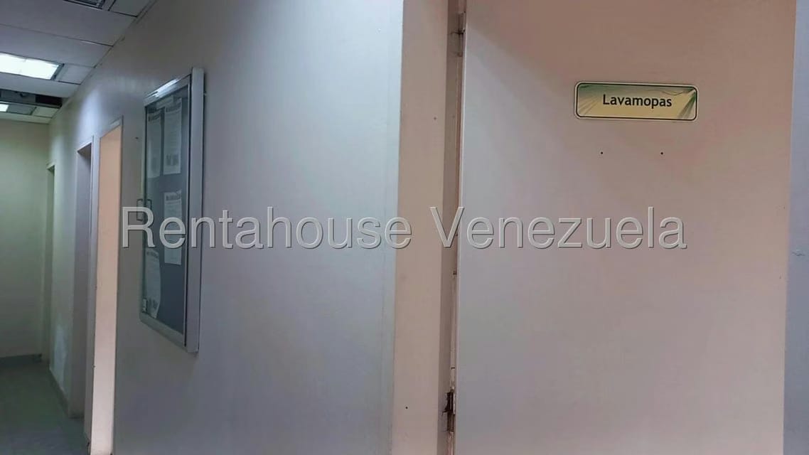 Comercial (Local Comercial) en Venta en Los Cortijos de Lourdes, Distrito Metropolitano - 26