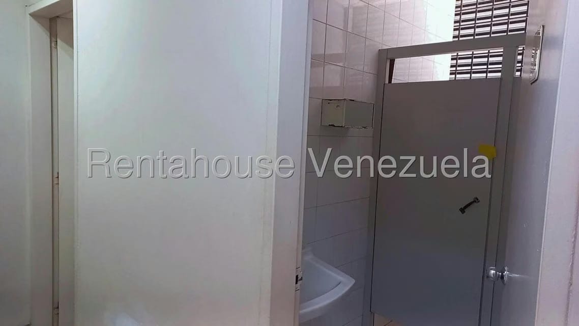 Comercial (Local Comercial) en Venta en Los Cortijos de Lourdes, Distrito Metropolitano - 27