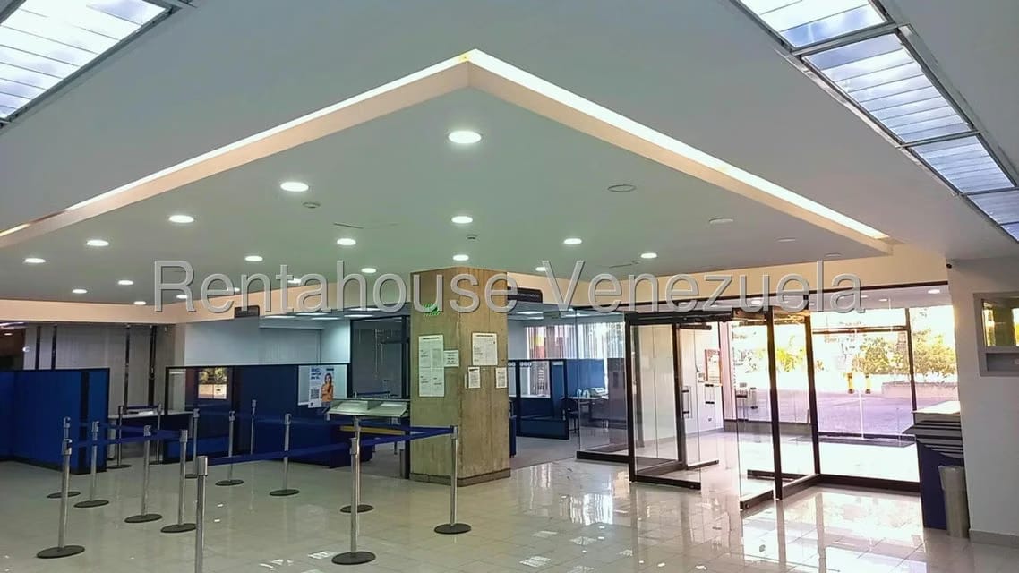 Comercial (Local Comercial) en Venta en Los Cortijos de Lourdes, Distrito Metropolitano - 5