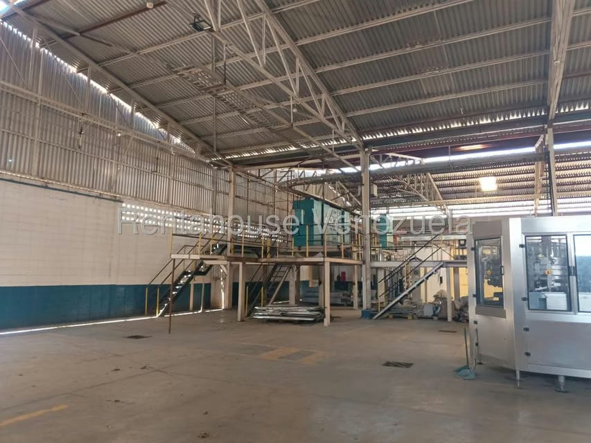 Comercial (Galpon - Deposito) en Venta en Zona Industrial 2, Lara - 14