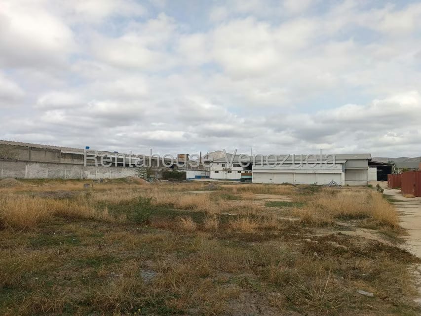 Comercial (Galpon - Deposito) en Venta en Zona Industrial 2, Lara - 18