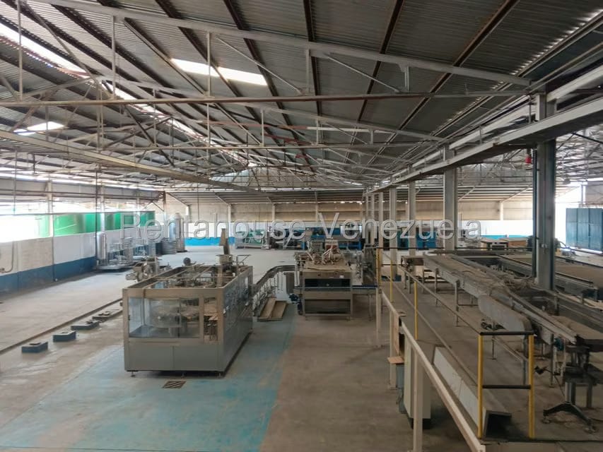 Comercial (Galpon - Deposito) en Venta en Zona Industrial 2, Lara - 22
