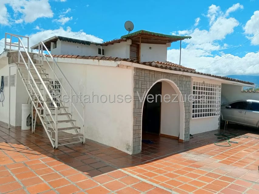 Casa (Multipes Niveles) en Venta en Segunda Sabana, Trujillo - 2