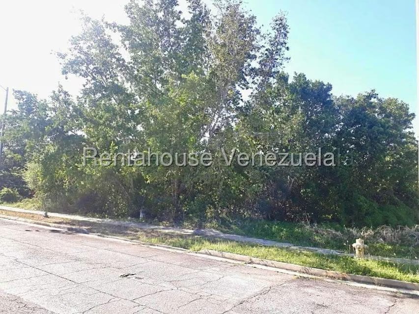 Terreno (Residencial) en Venta en Puerto Encantado, Miranda - 3