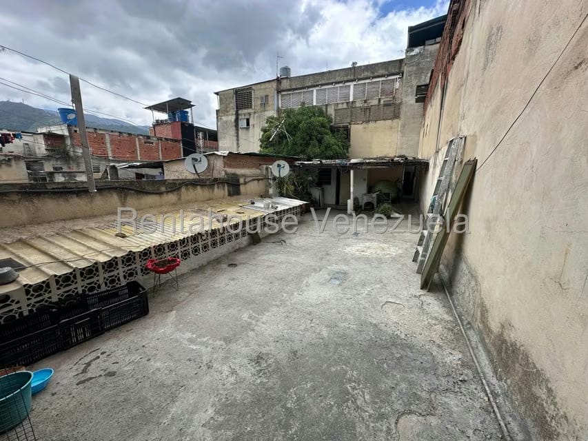 Casa (Duplex) en Venta en Catia, Distrito Metropolitano - 17