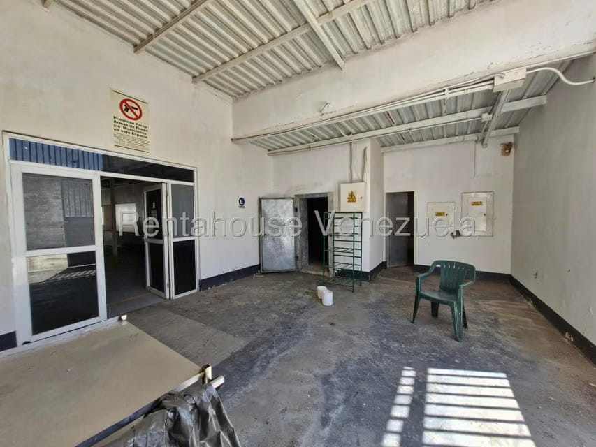 Comercial (Local Comercial) en Venta en Santa Rita, Aragua - 12