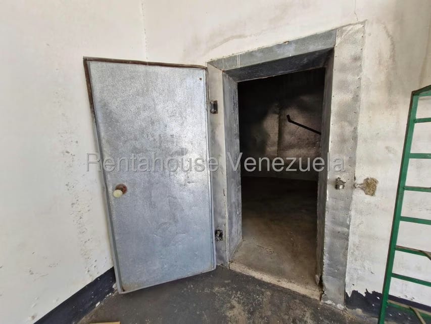 Comercial (Local Comercial) en Venta en Santa Rita, Aragua - 13