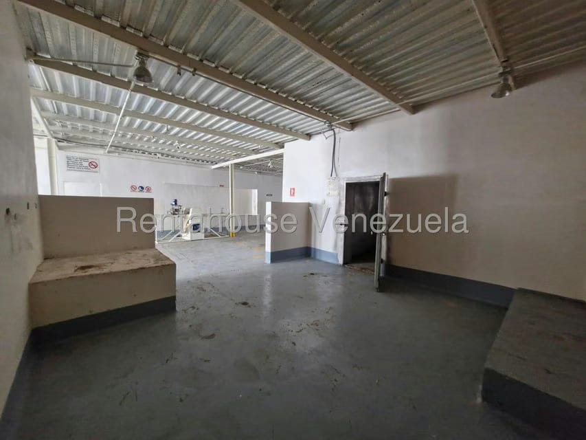 Comercial (Local Comercial) en Venta en Santa Rita, Aragua - 26