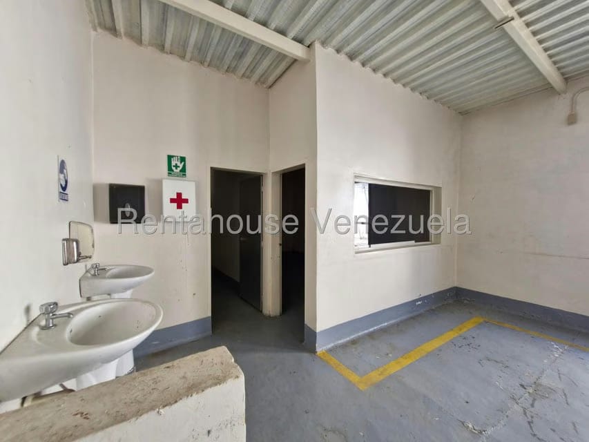 Comercial (Local Comercial) en Venta en Santa Rita, Aragua - 27
