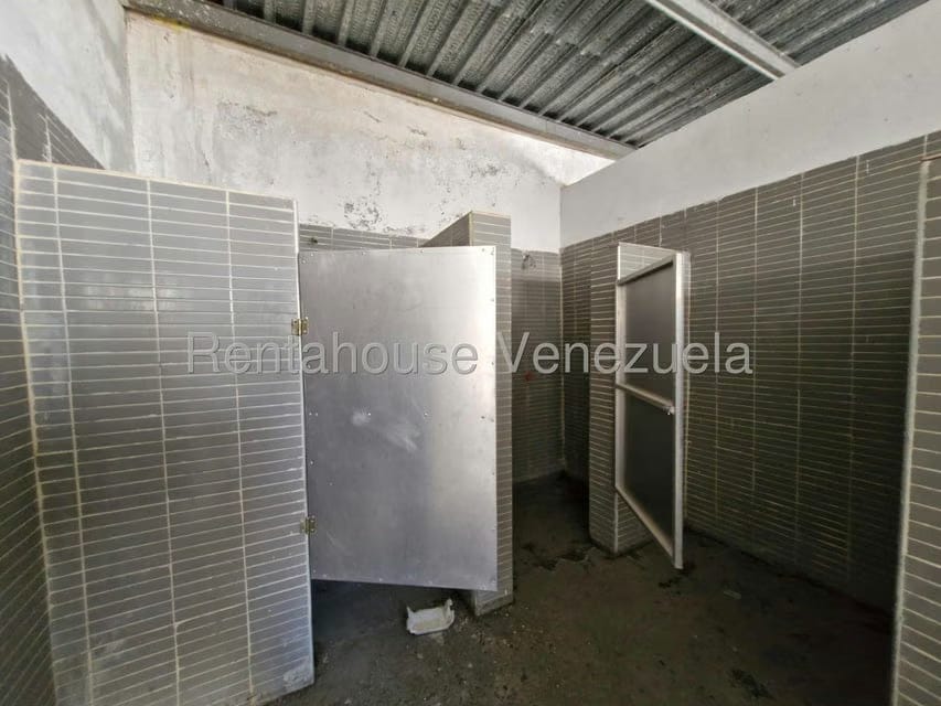 Comercial (Local Comercial) en Venta en Santa Rita, Aragua - 38