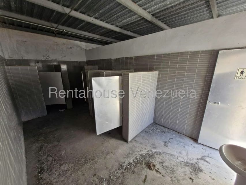 Comercial (Local Comercial) en Venta en Santa Rita, Aragua - 40